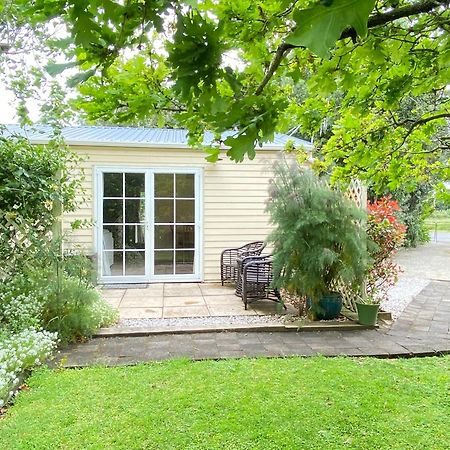 Glascroft Gardens - Bed & Breakfast Patea Exterior photo